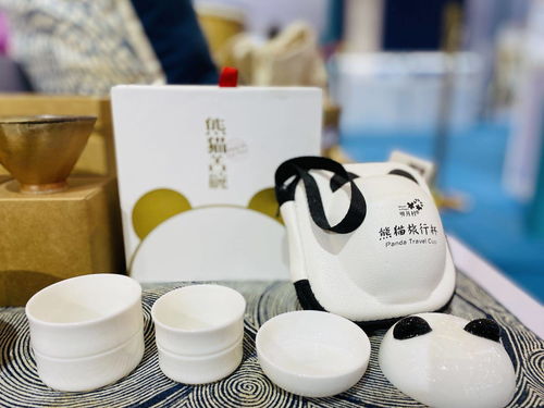 大文創(chuàng)引領(lǐng)新文旅 三千余件特色產(chǎn)品點(diǎn)亮文創(chuàng)大會，激發(fā)文藝創(chuàng)作無限活力